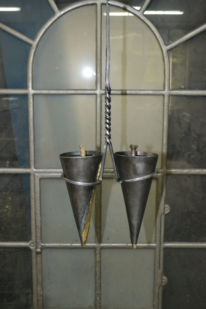 lampa_oliwna_stozek_1