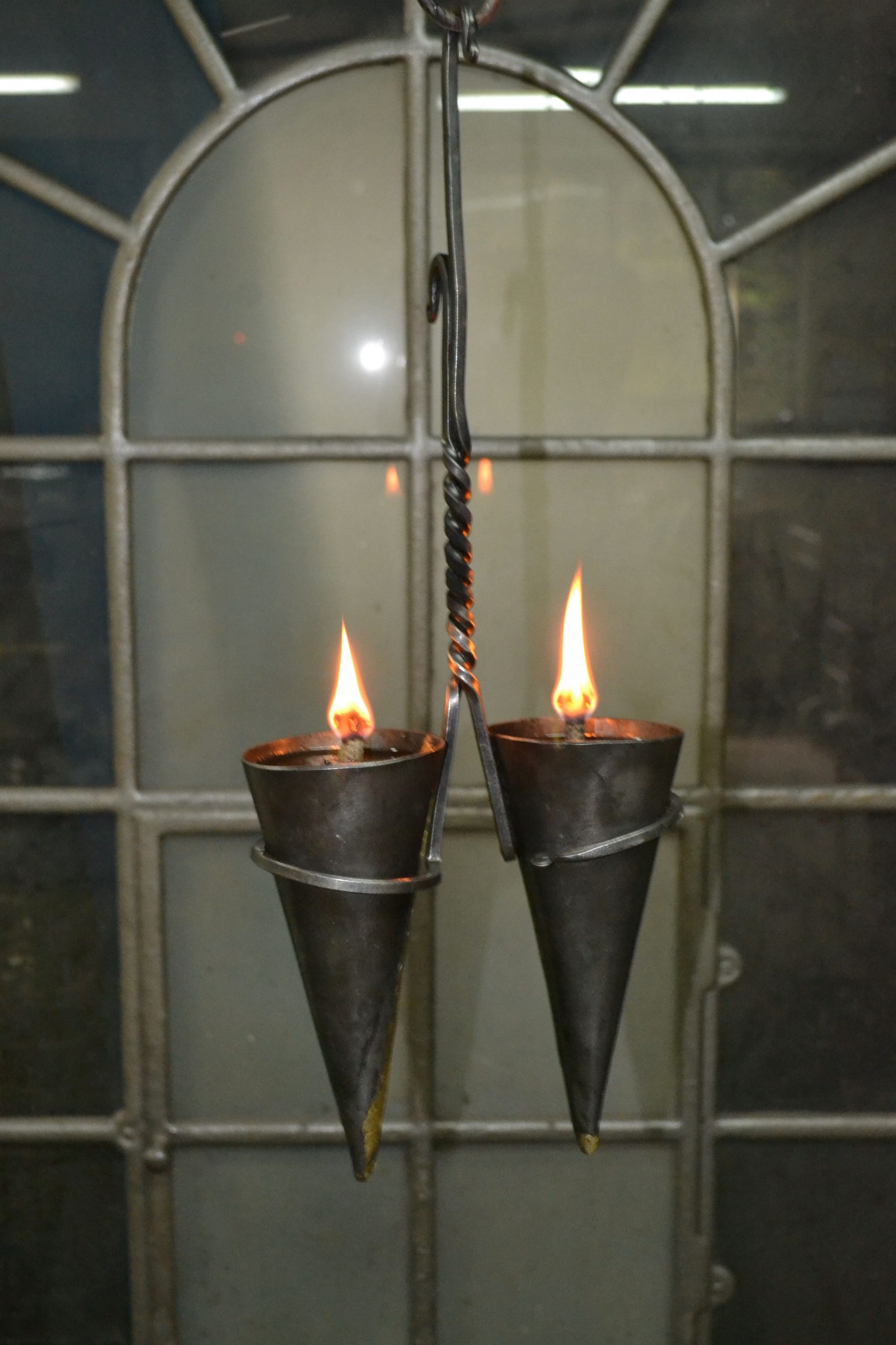 lampa_oliwna_stozek_2